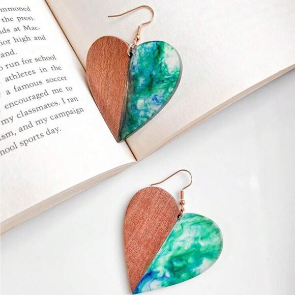 Heart Shape Vintage Style Walnut Wood & Resin Mismatched Earrings - Picture 4 of 10
